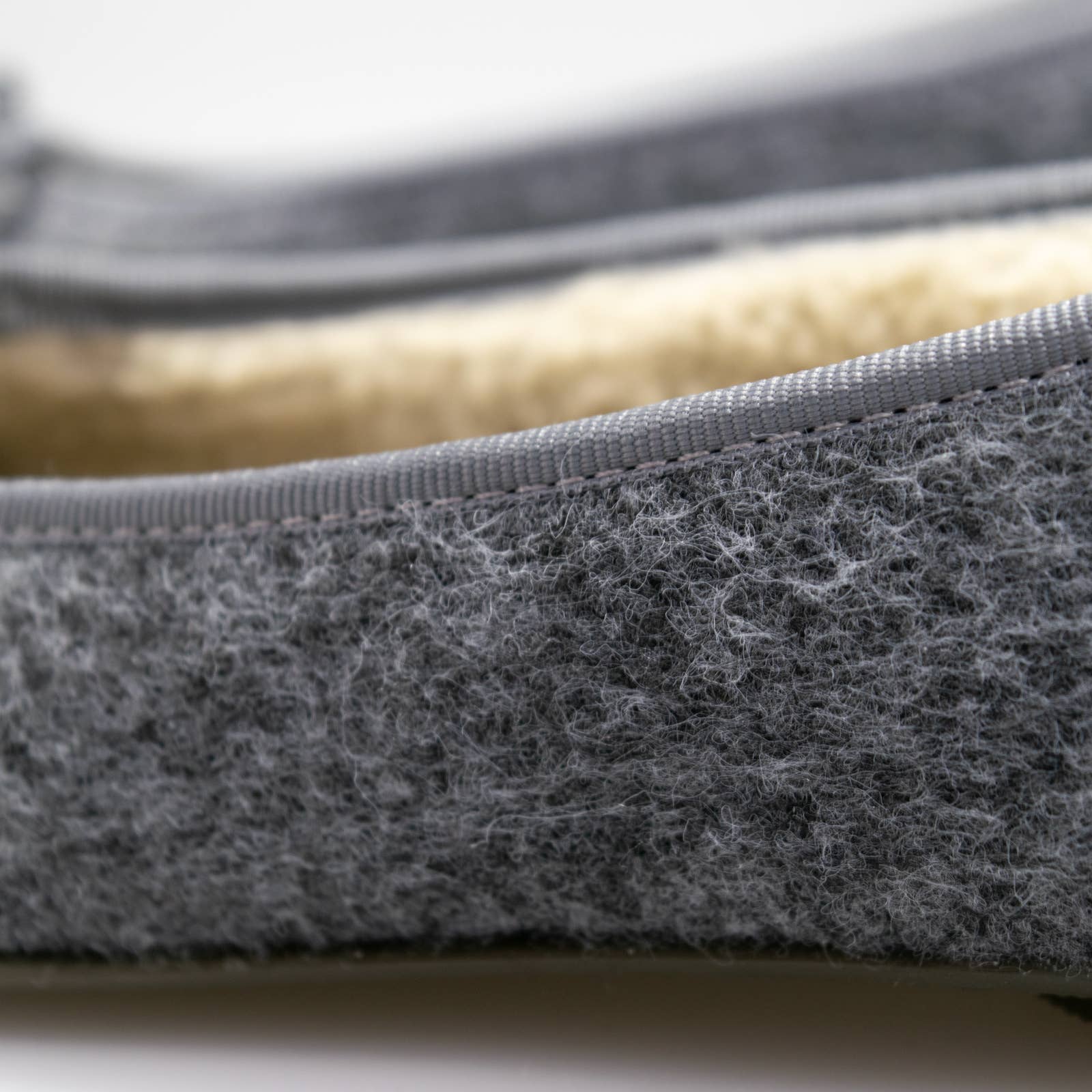 HAIKON HADA - Wholesale Pantoffels - Dames - Grijze vilten ballerina's. Gerecycleerde pantoffels voor thuis.6