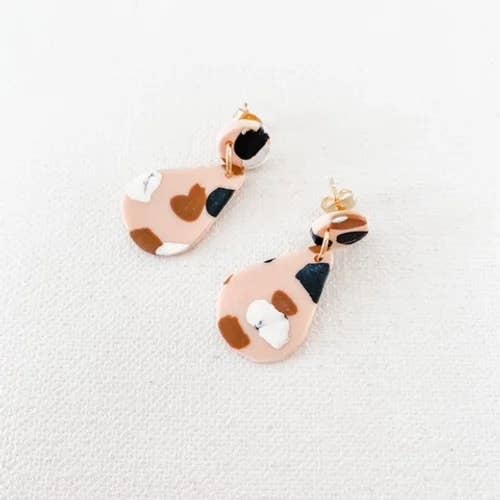 Blush Teardrop Örhängen för wholesale av Lee&Lo Handmade Wearables