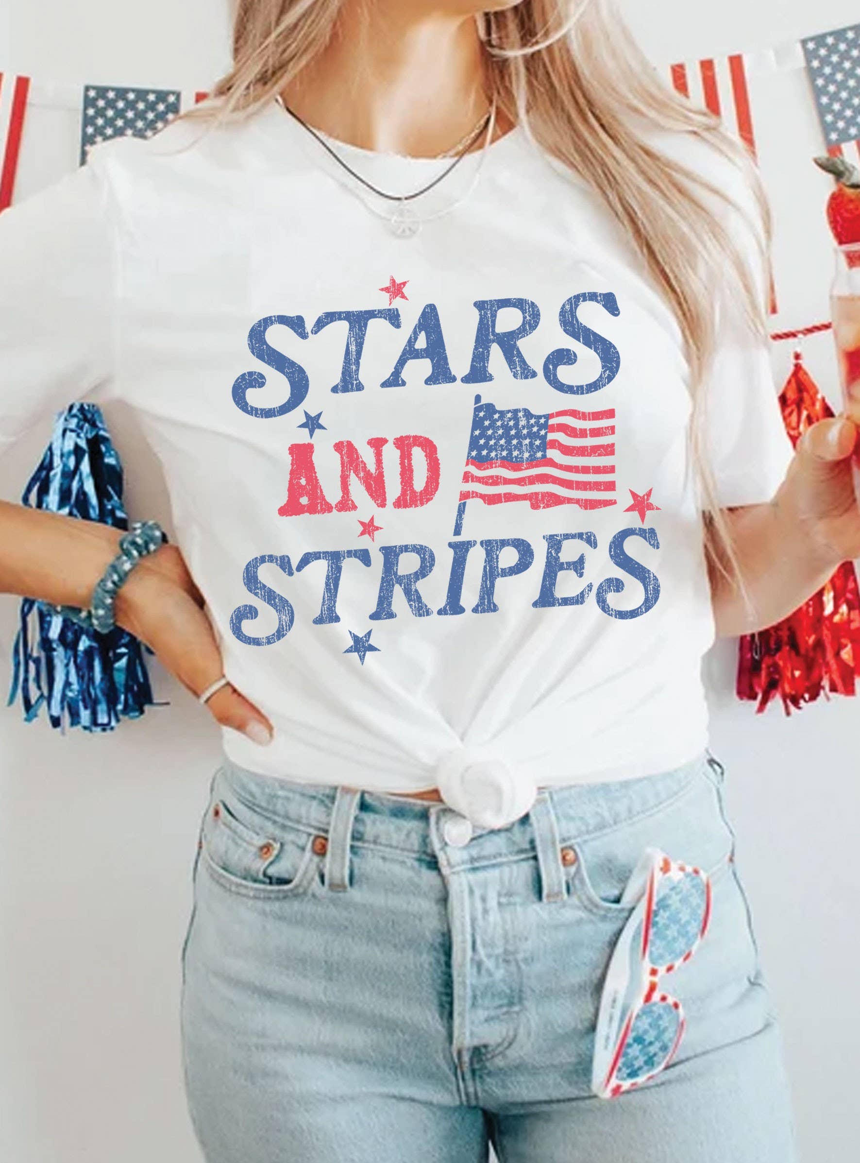 Rustee Clothing - Vendita all'ingrosso Maglietta serigrafata - Donna - MAGLIETTE CON GRAFICA A STELLE E BANDIERA, STRISCE0