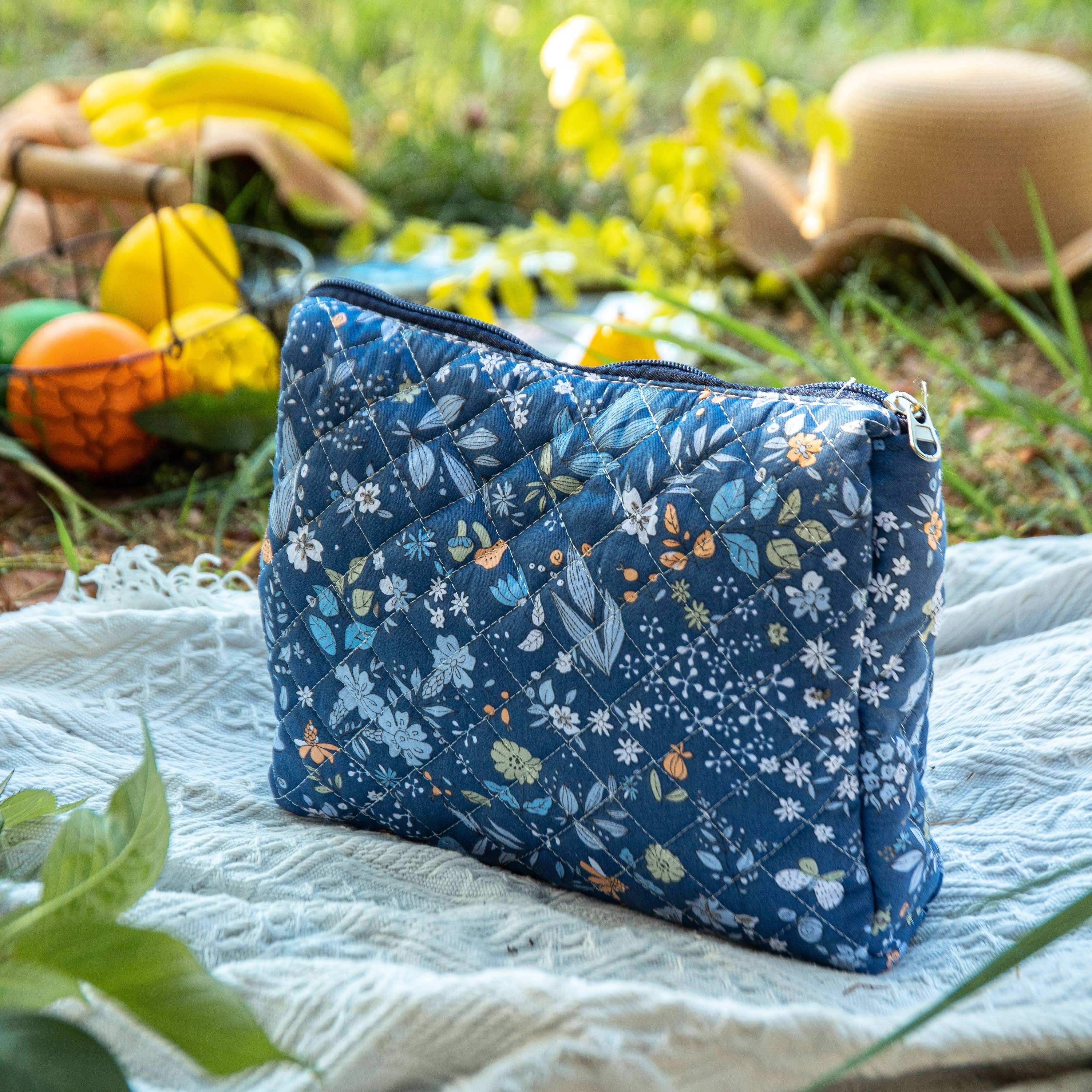 Sparkle Being - Vendita all'ingrosso Borsa per trucchi/cosmetici - Borsa Truccopelli Imbottita Whispering Flowers - Beauty Case / Cosmetici4