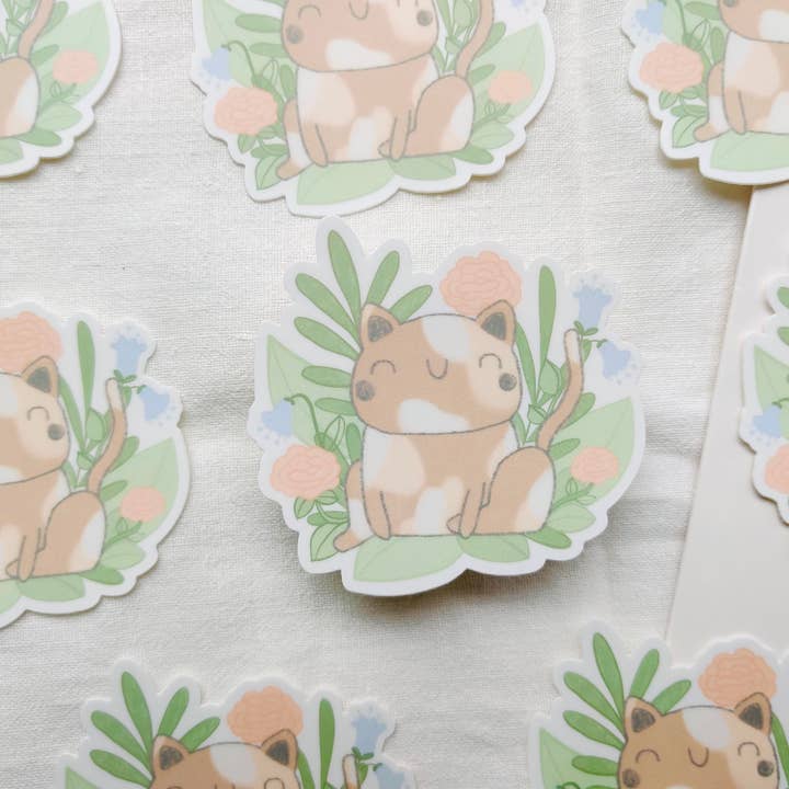 Autocollant découpé à la forme de chat mignon sur feuilles pour les amoureux des chats pour la vente par Full Bloom and Co.