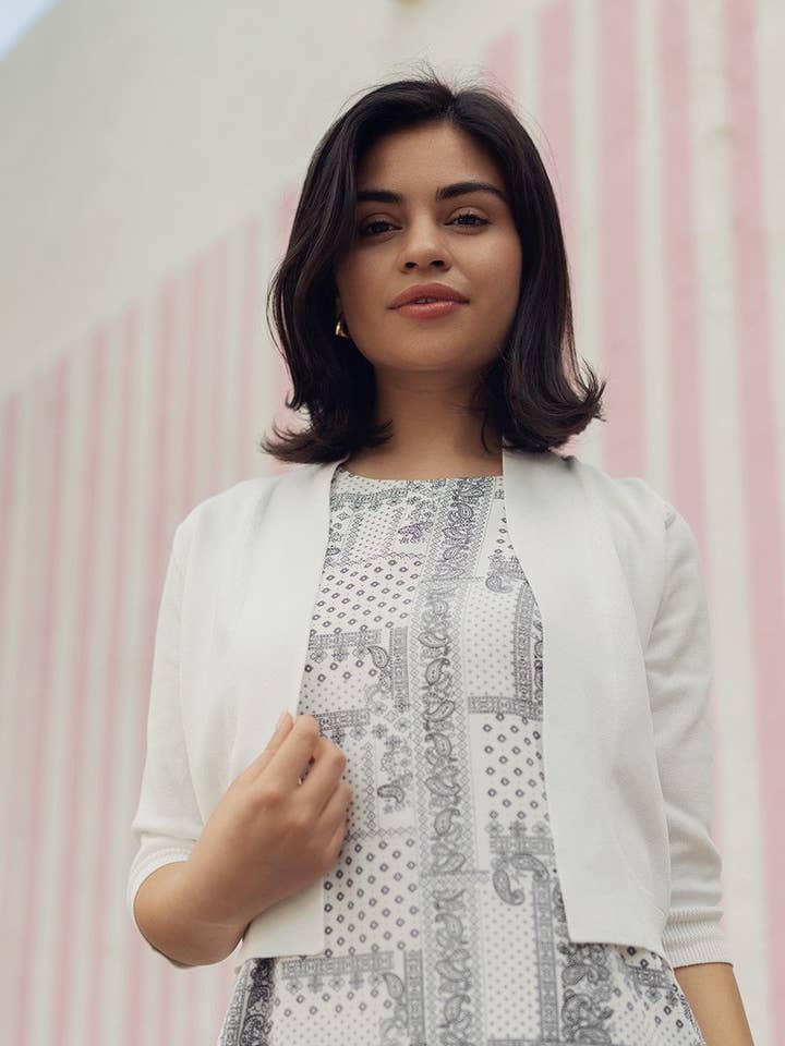 BESKUREN STICKAD KOFTA ALLA FÄRGER för wholesale av Profile NYC