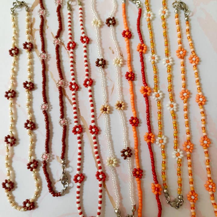 Pärlhalsband | Daisy Choker | Röda och bruna toner för wholesale av Kolorya