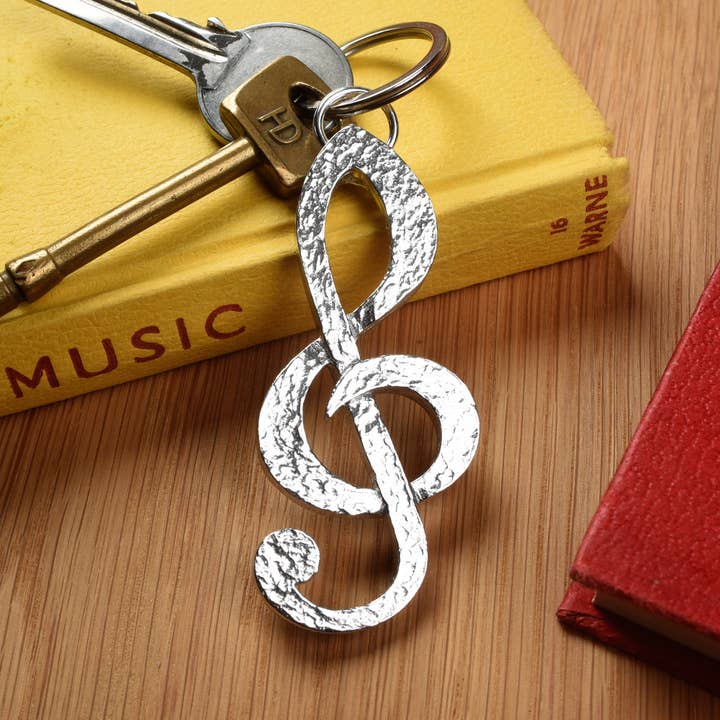 Treble Clef Pewter Keyring - Gifts For Music Lovers for wholesale by Glover & Smith