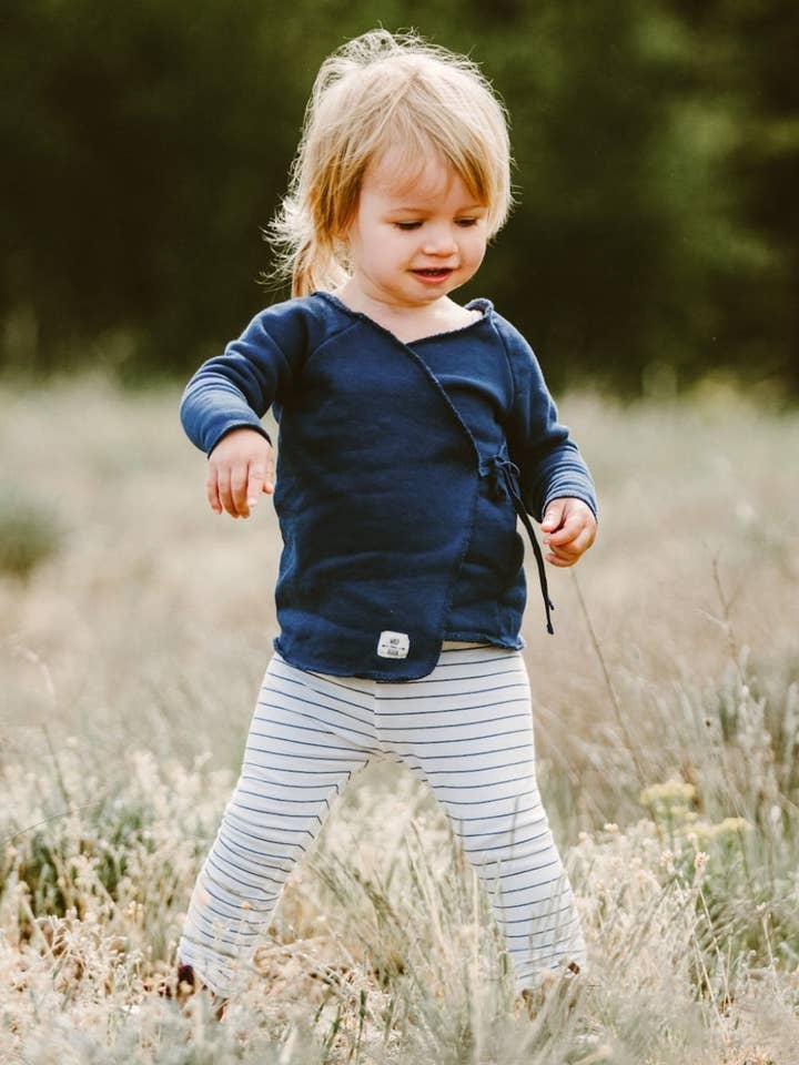 Cárdigan cruzado, azul marino/Wild at heart para venta al por mayor de frankie & lou organic wear