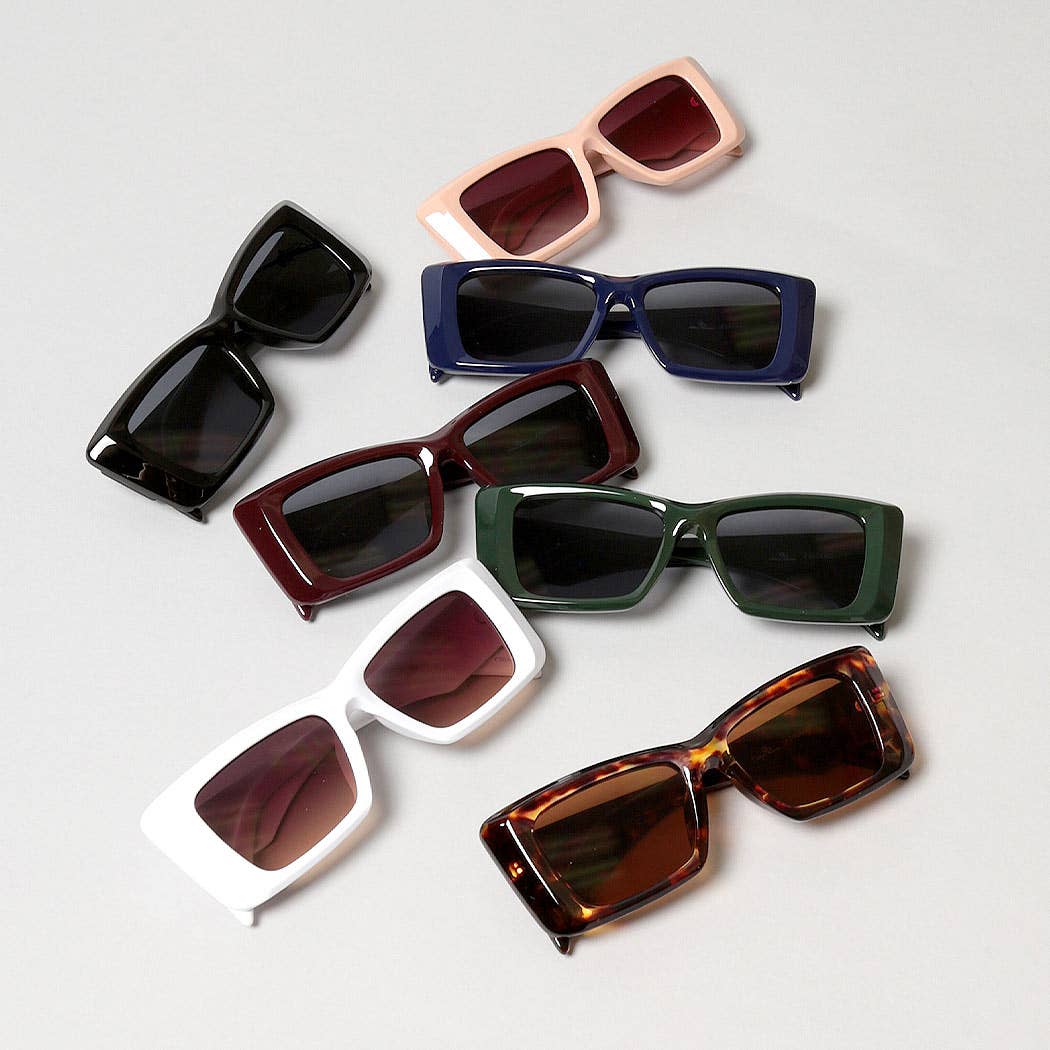 12 COLORI ASSORTITI Occhiali da sole da donna con montatura rettangolare audace in vendita all'ingrosso su Faire6