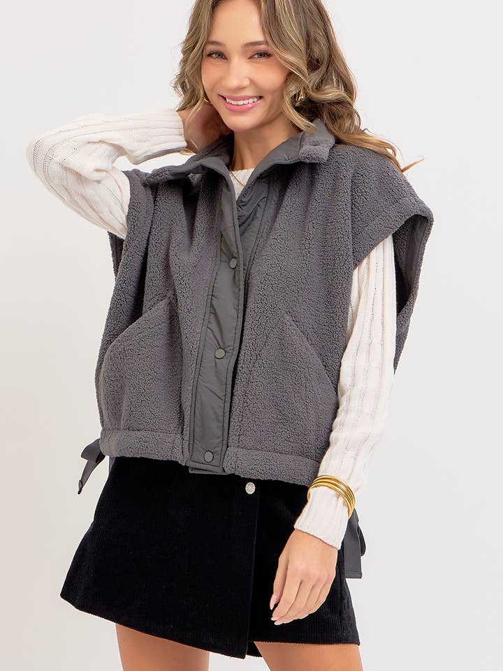 Sweet Lovely by Jen - Wholesale Outerwear Vest - Women's - OVERSIZED FLEECE VEST13
