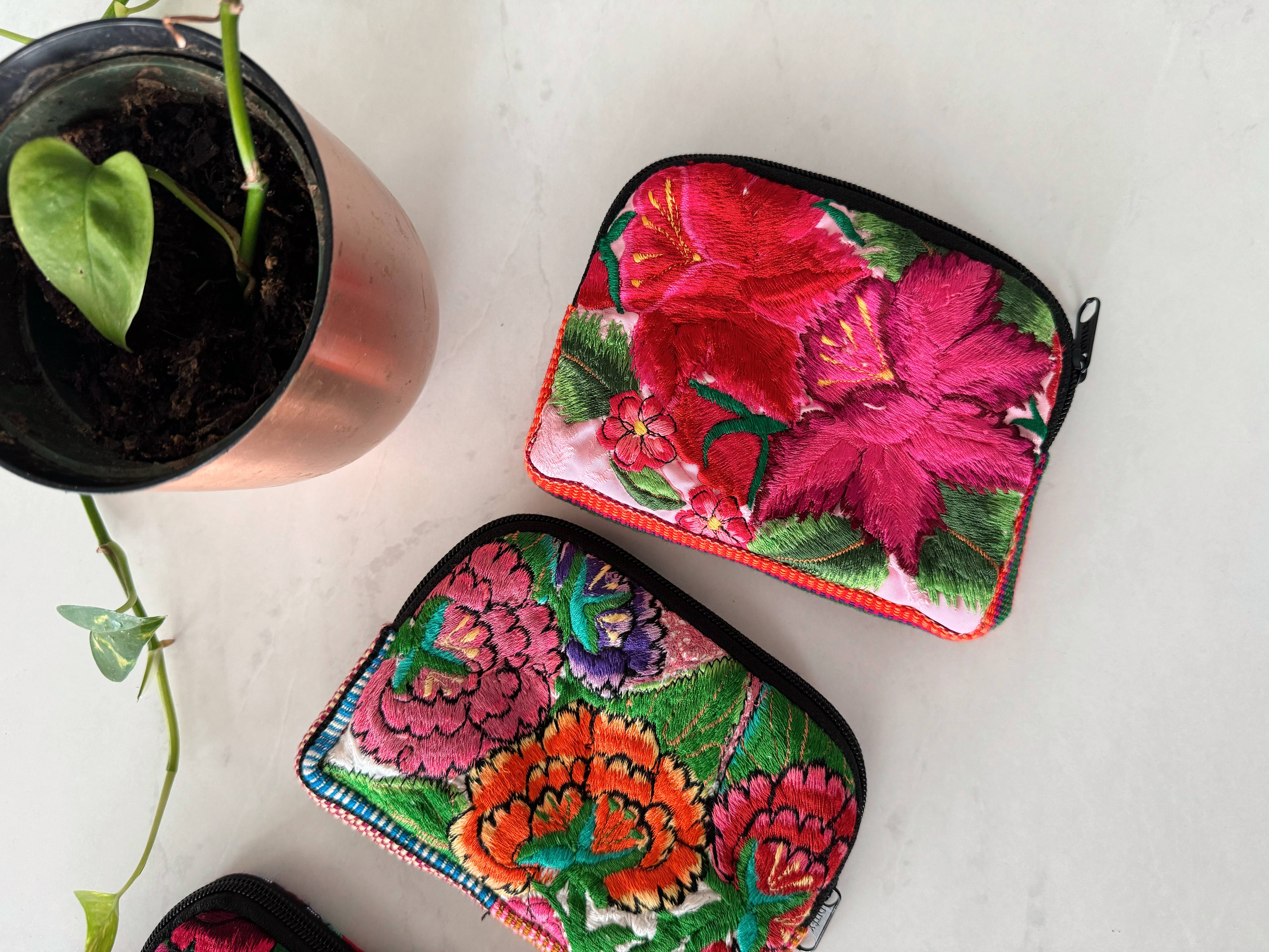 Pura Vida - Wholesale Makeup/Cosmetic Bag - Small Mexican Embroidered Flowers Cosmetic Bag | Boho Bag8