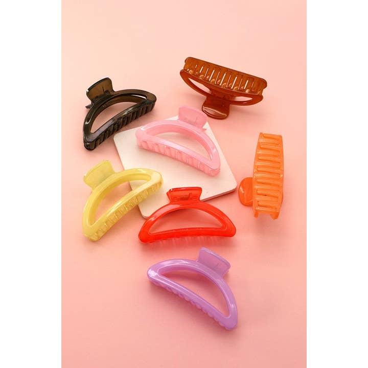 JOSSLYN by wall to wall - Wholesale Hair Clip - Women's - JUMBO HALF MOON TRANSLUCENT HAIR CLAW CLIP | 40H0279