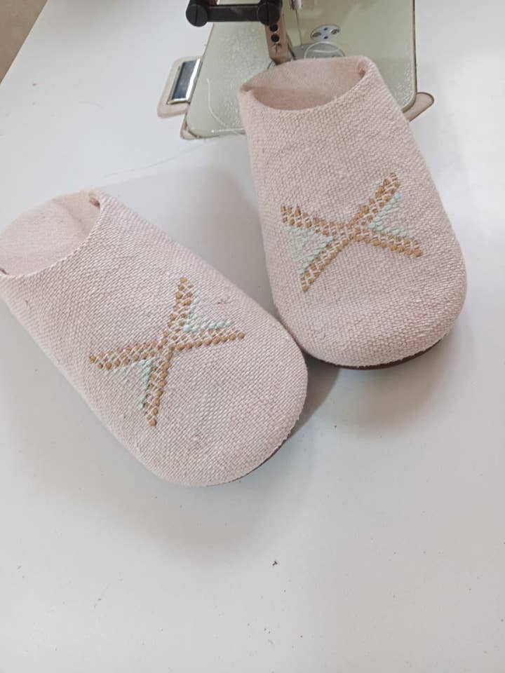 Moroccan cactus silk babouche for wholesale by Tamegrouteshop