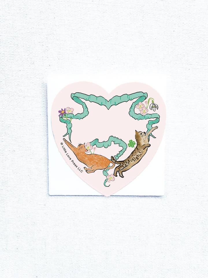 Mini-carte plate en forme de cœur avec des chats mignons pour la vente par Little Love Press