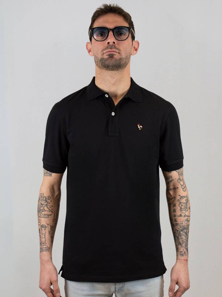Schwarzes Kurzarm-Poloshirt für den Großhandel von Patadegayo