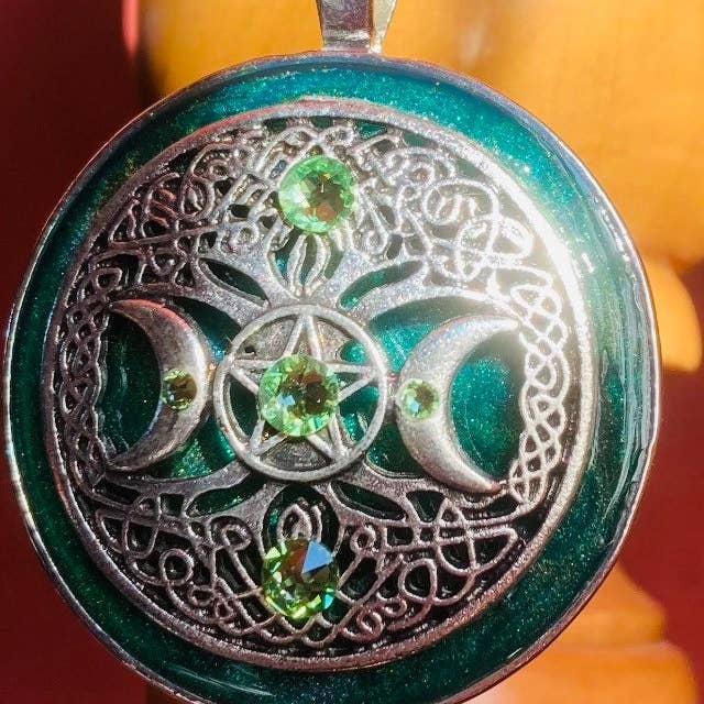 Elysium Pendants - Venta al por mayor Collares con colgantes/abalorios - Diosa, Triple diosa, Avalon, arte de resina, joyas de resina