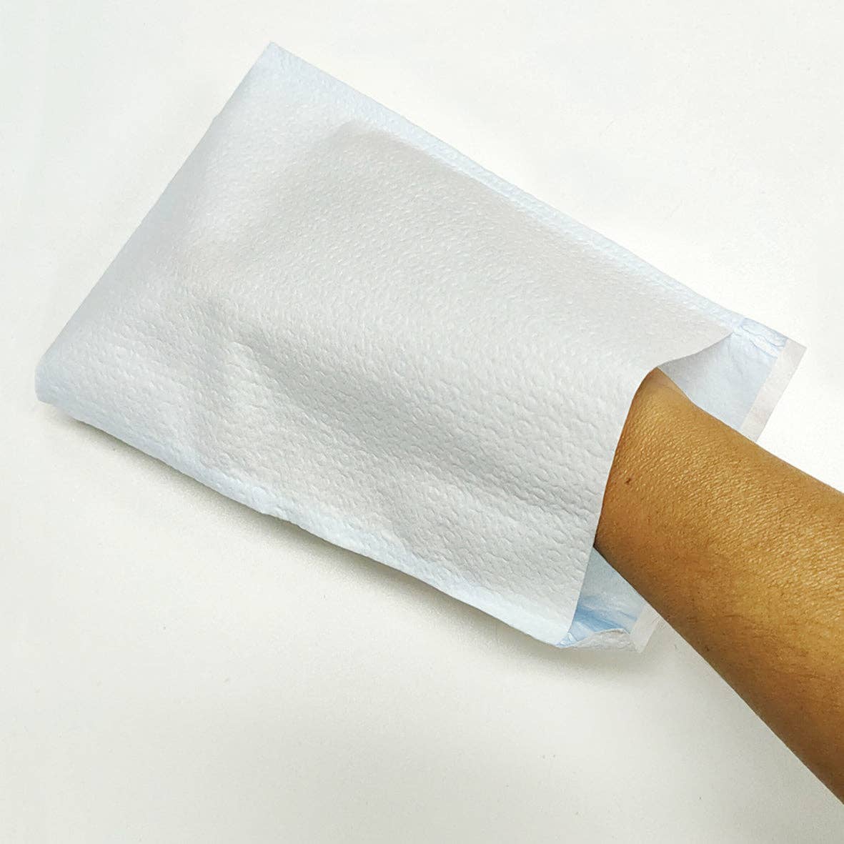 Almatex srl - Wholesale Oven Mitt/Pot Holder - Disposable waterproof PE airlaid gloves - pack of 100 pcs0