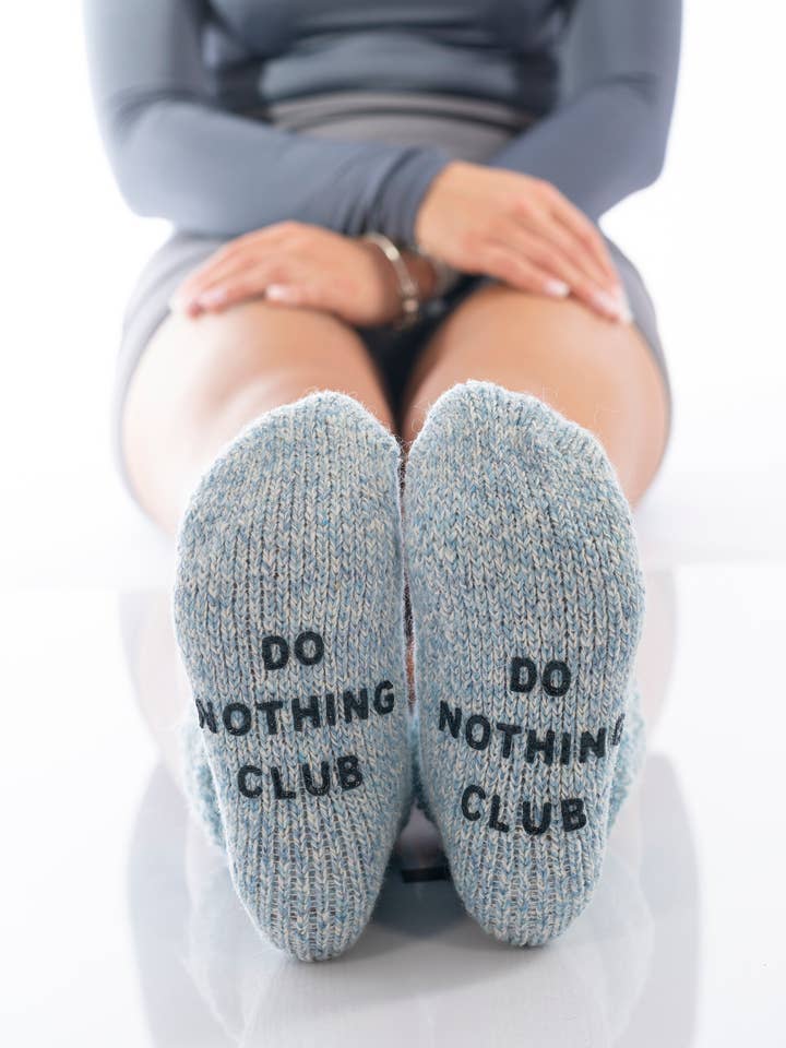 Chaussettes DO NOTHING CLUB confortables en laine vierge recyclée pour la vente par DAILYSOCKS