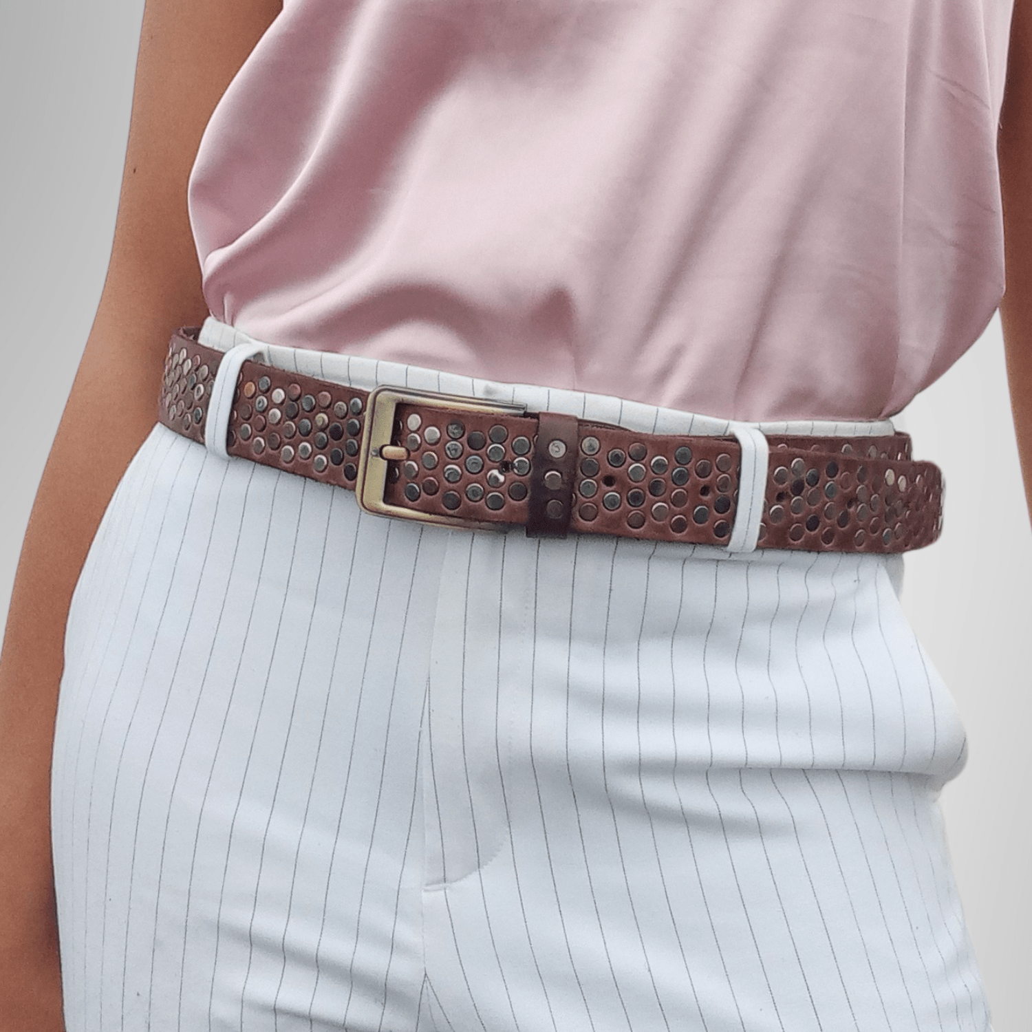Artisan Stories – wholesale Belt – Women's – Studded Leather Belt5
