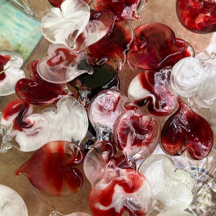 Terrapin Glass Gardens - Vente Décorations de table - Cœurs en verre sculptés à la main fabriqués aux États-Unis12