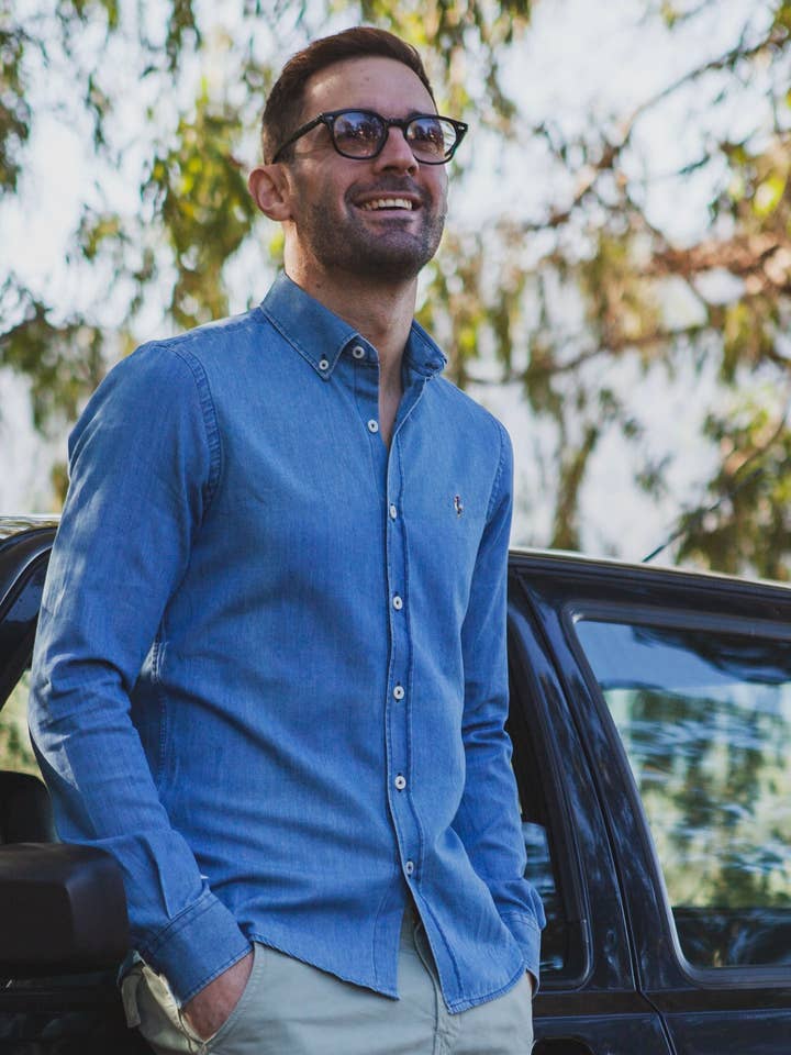 Bleached denim shirt for wholesale by Patadegayo