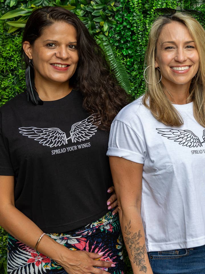 Wings Crop T-Shirt für den Großhandel von Hanily Design