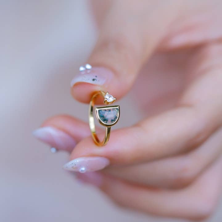 Gioiellin - S925 Silver Jewelry - Wholesale Single Stone/Solitaire Ring - 925 Sterling Silver Geometric Natural Green Moss Stone Ring2