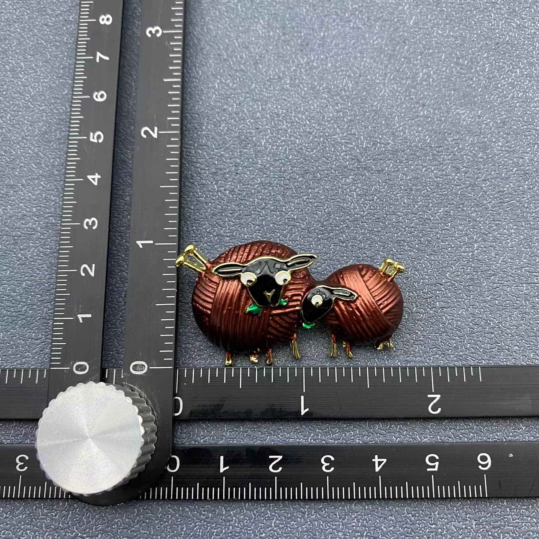 Mio Queena - Vente Broches - Broche Mouton en Émail5