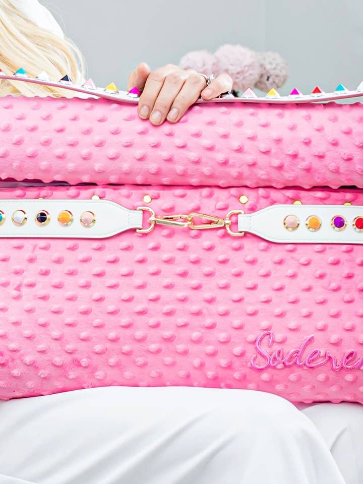 SEULEMENT UN SAC À MAIN DE LA SÉRIE SIGNATURE AS #S5 pour la vente par Soderena Designs