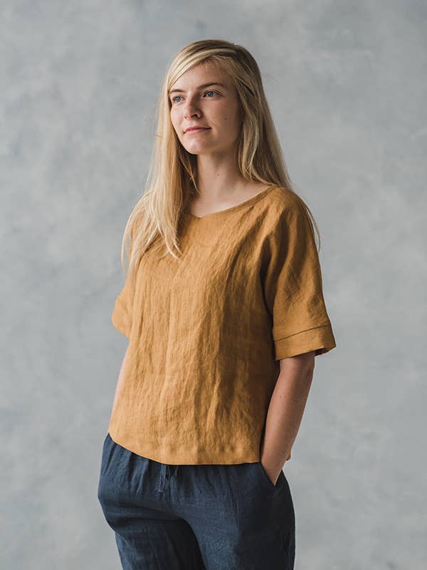 Klassieke linnen blouse met 3/4 mouwen voor wholesale door Epic Linen