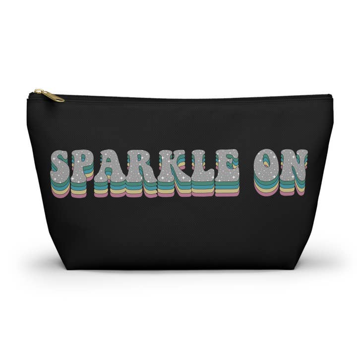 Pochette Black Face Sprinkles avec fond en T pour la vente par Designer Dust Co.