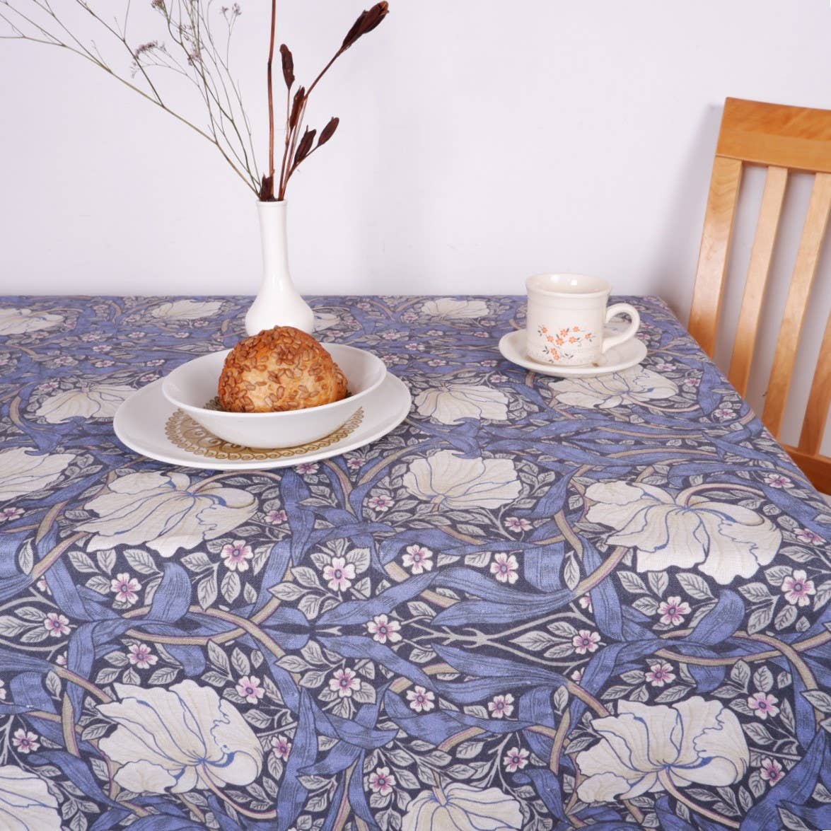 NorraVilla - Wholesale Tablecloth - Linen Tablecloth in William Morris Blue Pimpernel print1