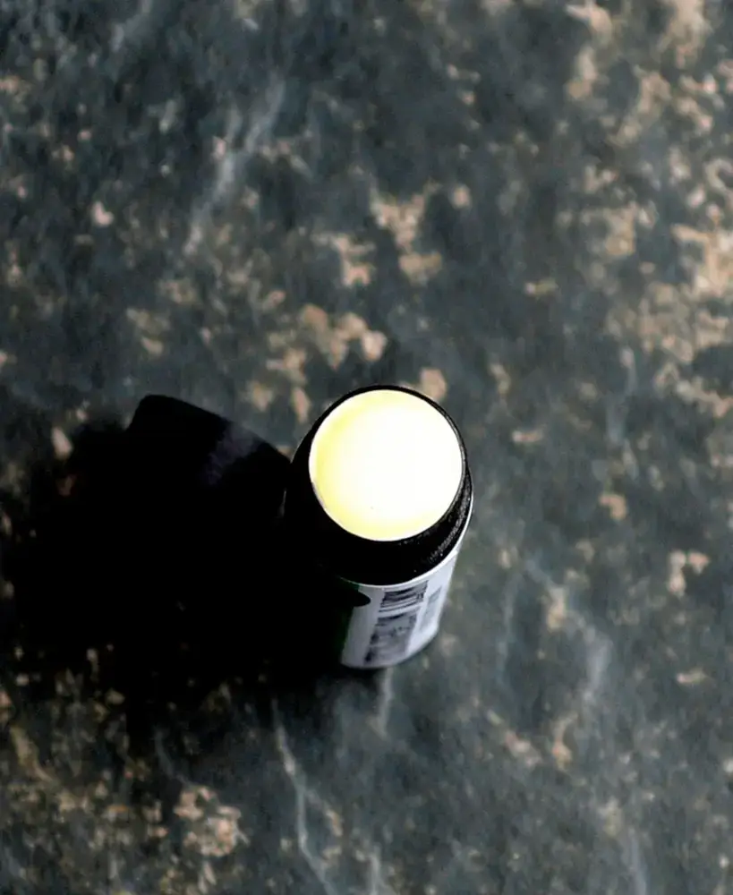 Badgerface Beauty Supply – Großhandel Lippenbalsam – Natürlicher, plastikfreier Lippenbalsam mit Sheabutter.16