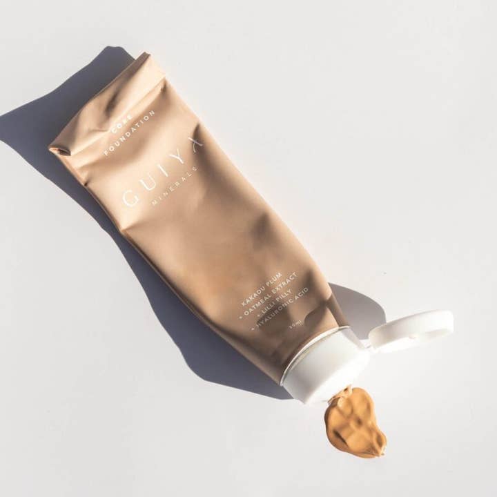 Fond de teint minéral liquide Core pour la vente par Guiya Minerals