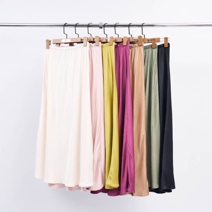 Cecile Wang – wholesale Kjol - Dam – Satin midikjol med flytande passform DB820616