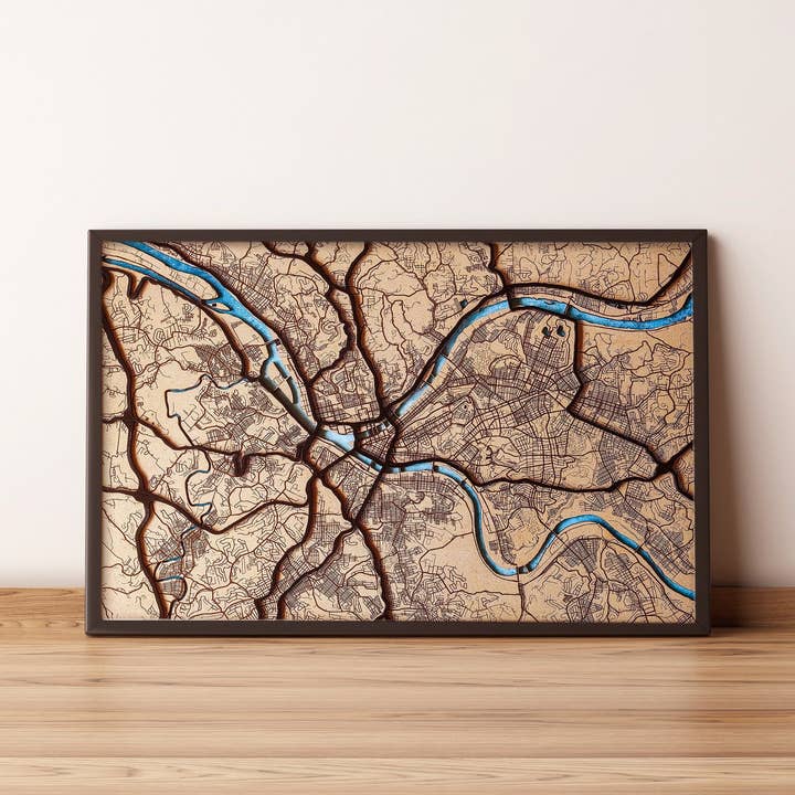 Lasergraverad träkarta över vilken stad eller stad som helst för wholesale av Kustwood