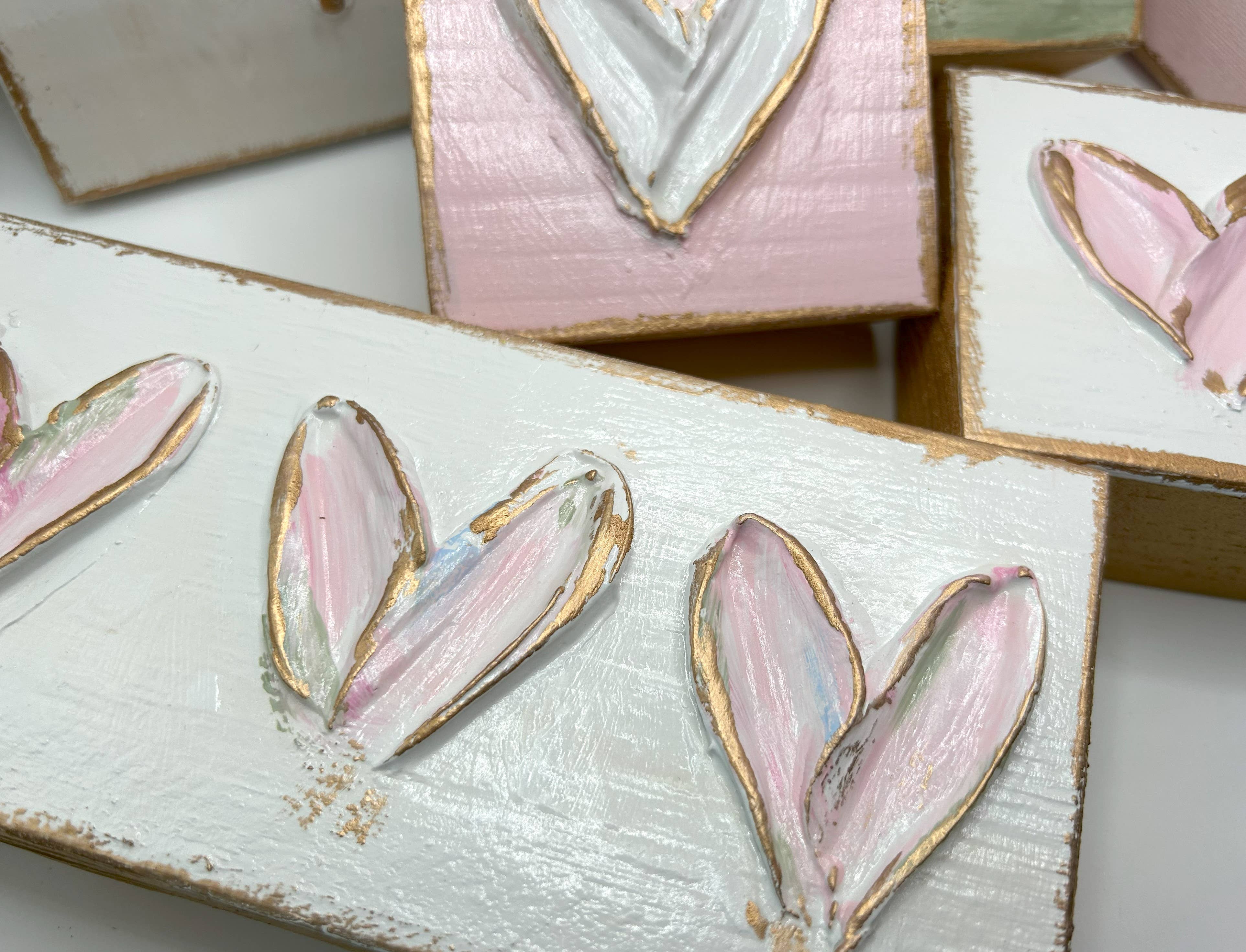 Coddiwomple - Wholesale Decorative Tabletop Object - Heart trio block |  valentine | pastel | xoxo | love2