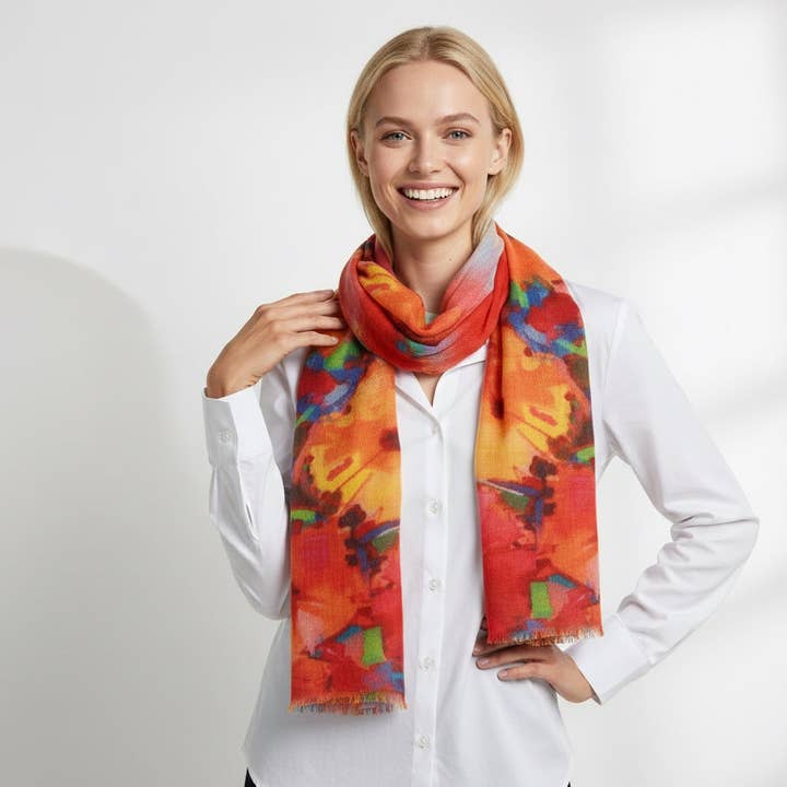 Sciarpa Astratta Floreale Firebird – Stola di Design in Fine Lana Merino | Stampa Artistica Multicolore Vivace per la vendita all'ingrosso da parte di Namaskar Australia
