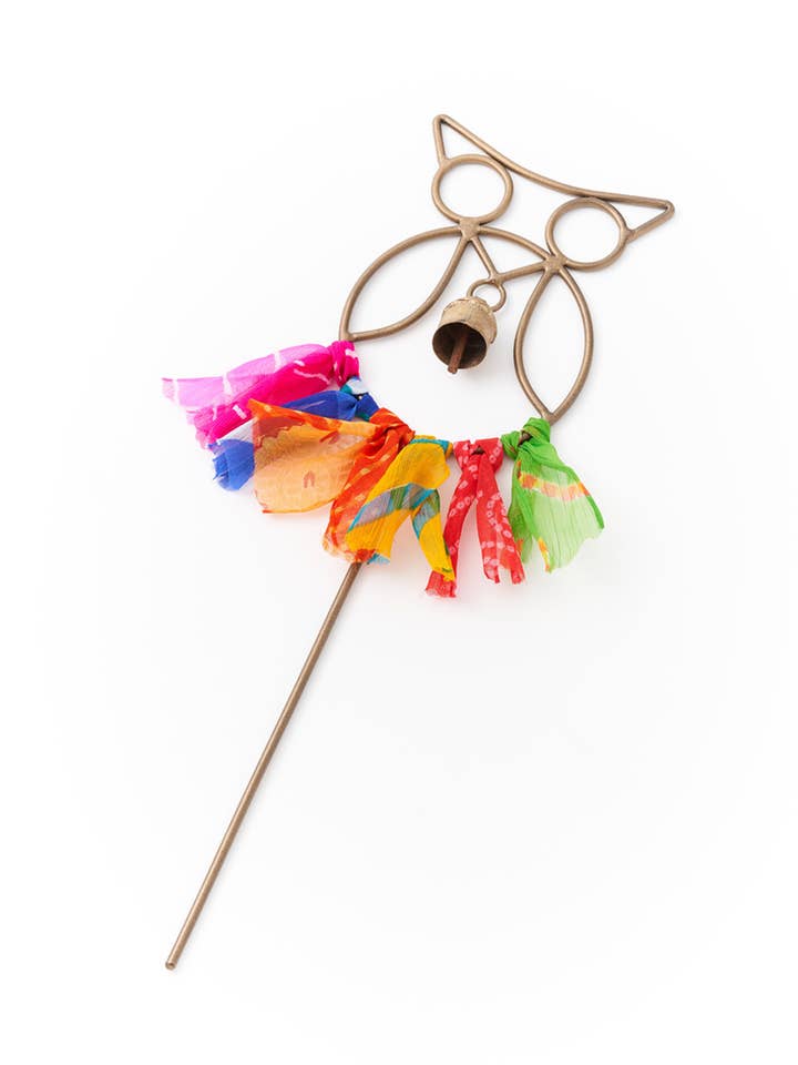 Swapna Hibou Cloche Tuteur de Jardin en Sari Recyclé - Fait Main pour la vente par Matr Boomie Fair Trade