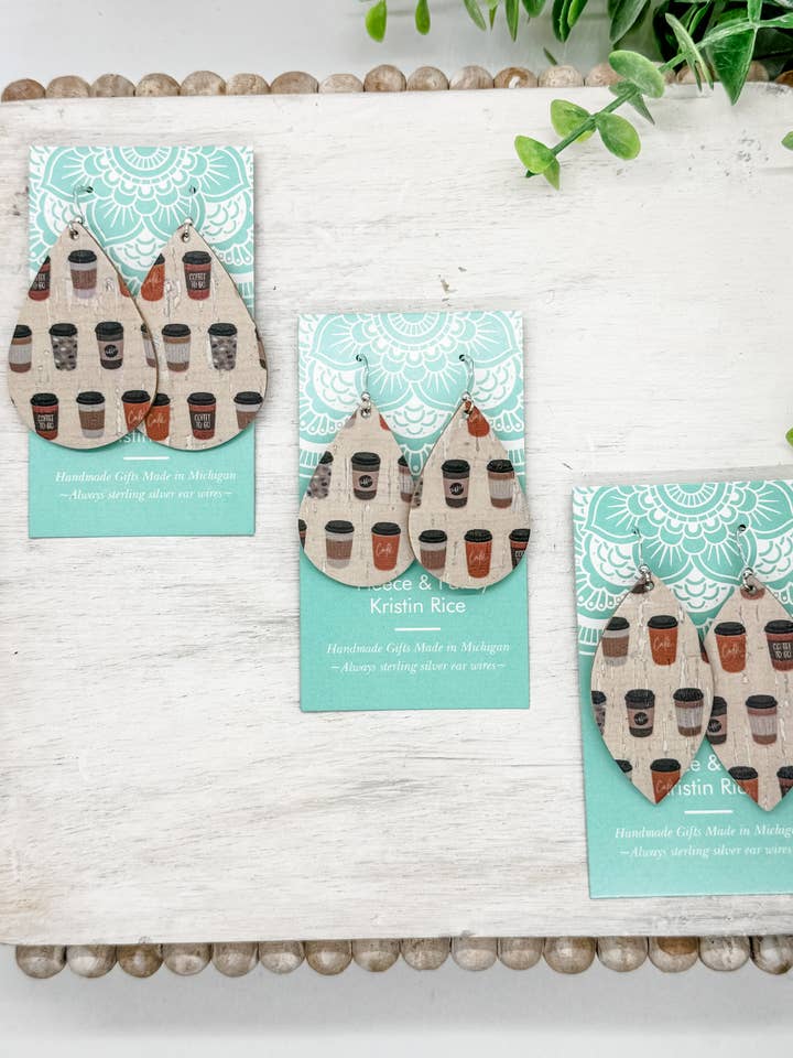 Pendientes de corcho hechos a mano Coffee To-Go para venta al por mayor de Fleece & Fancy