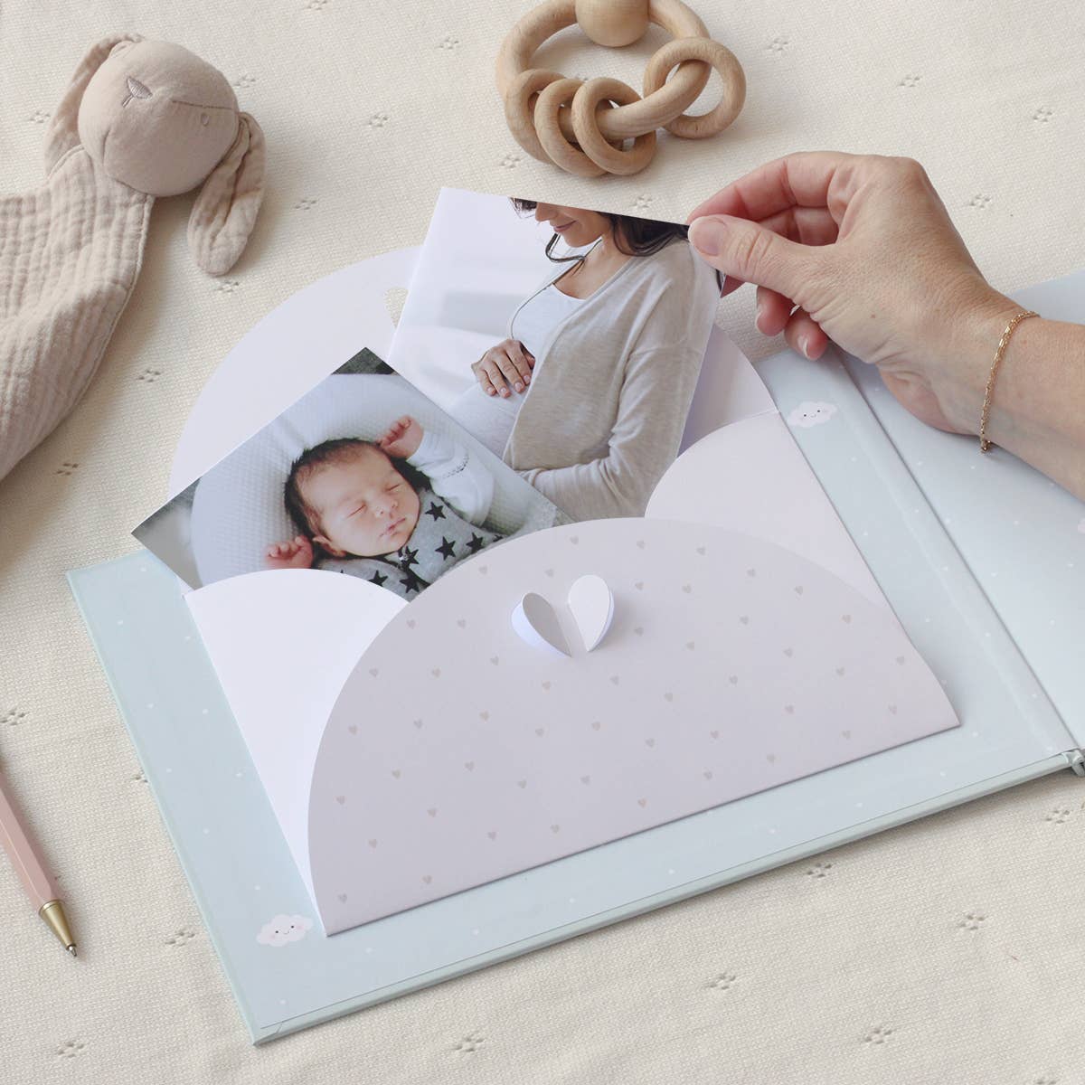 Zü – wholesale Minnesbok - Barn och baby – Bebisens första års bok8