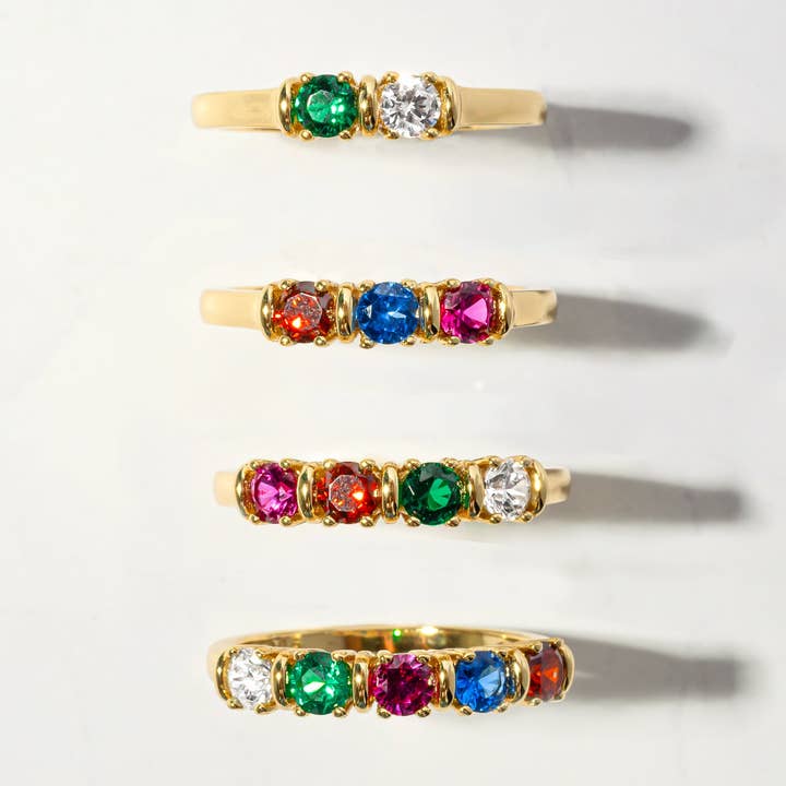 Tilpasset Birthstone Ring for engroshandel hos Sami Jewels