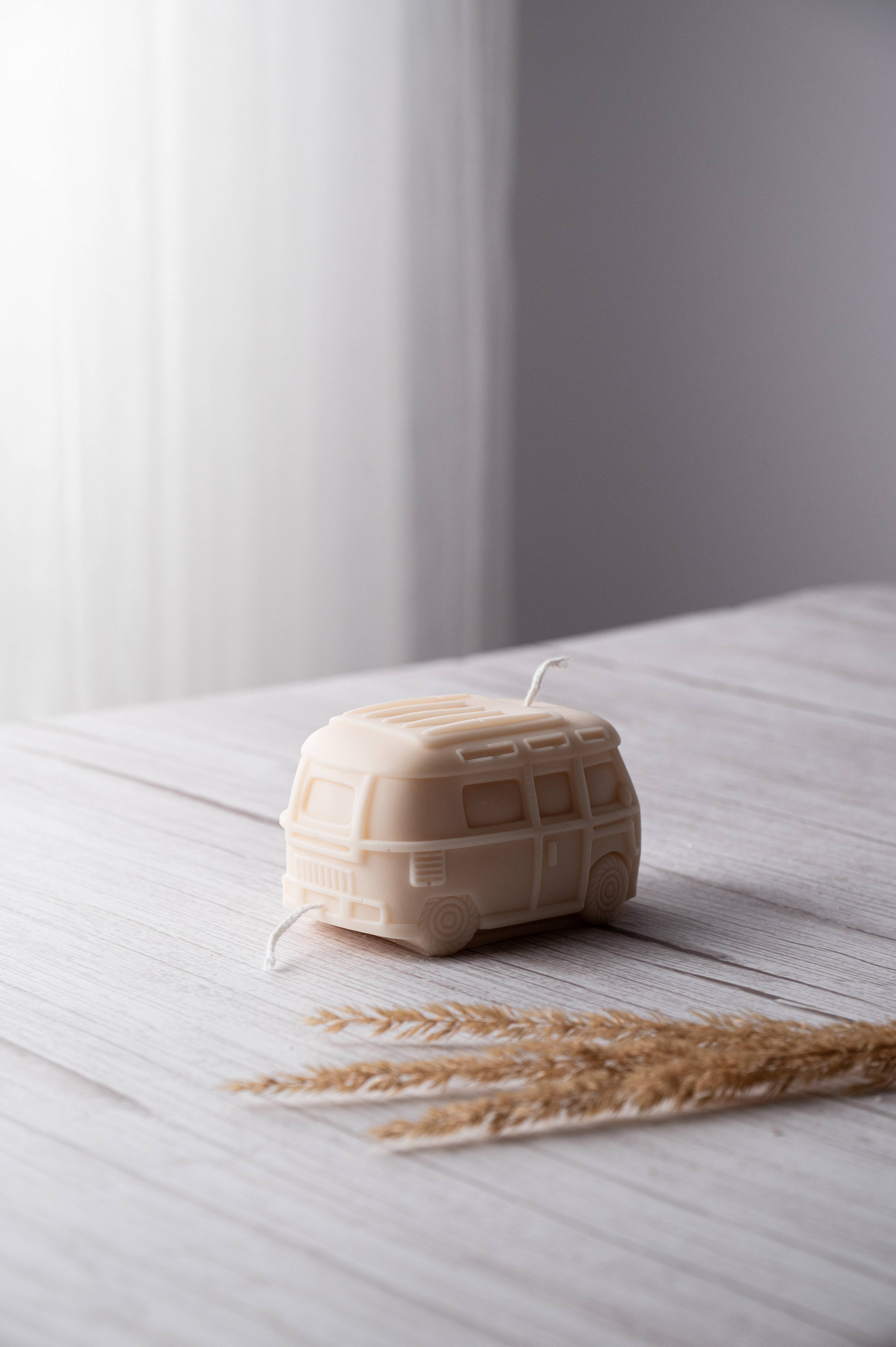 Allure CA - Wholesale Novelty Candle - Retro Bus Candle - Christmas Decor5