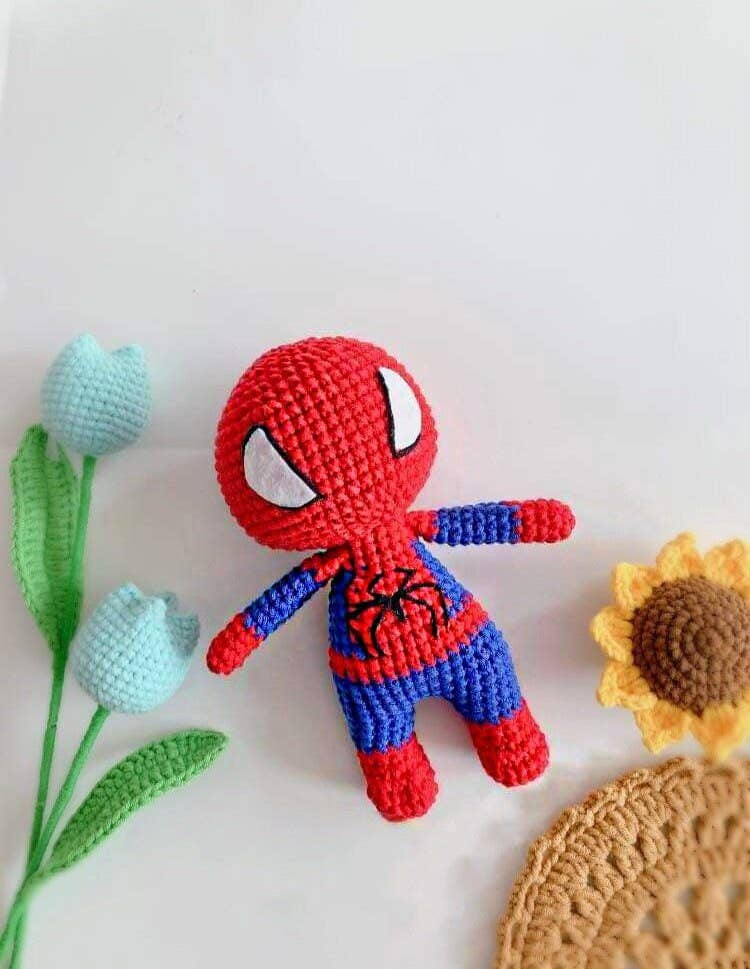 Anh2 LTD – wholesale Docka - Barn – Handvirkad Avengers-superhjälte i garn | MCU-fanpresent0