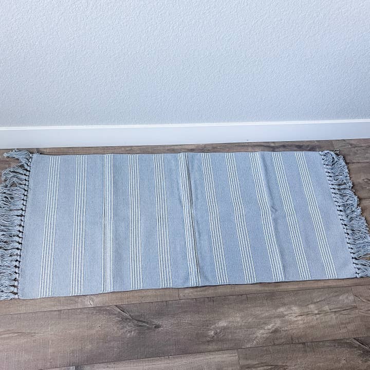 Vine & Nest - Wholesale Area Rug - Gray and White Striped Rug5