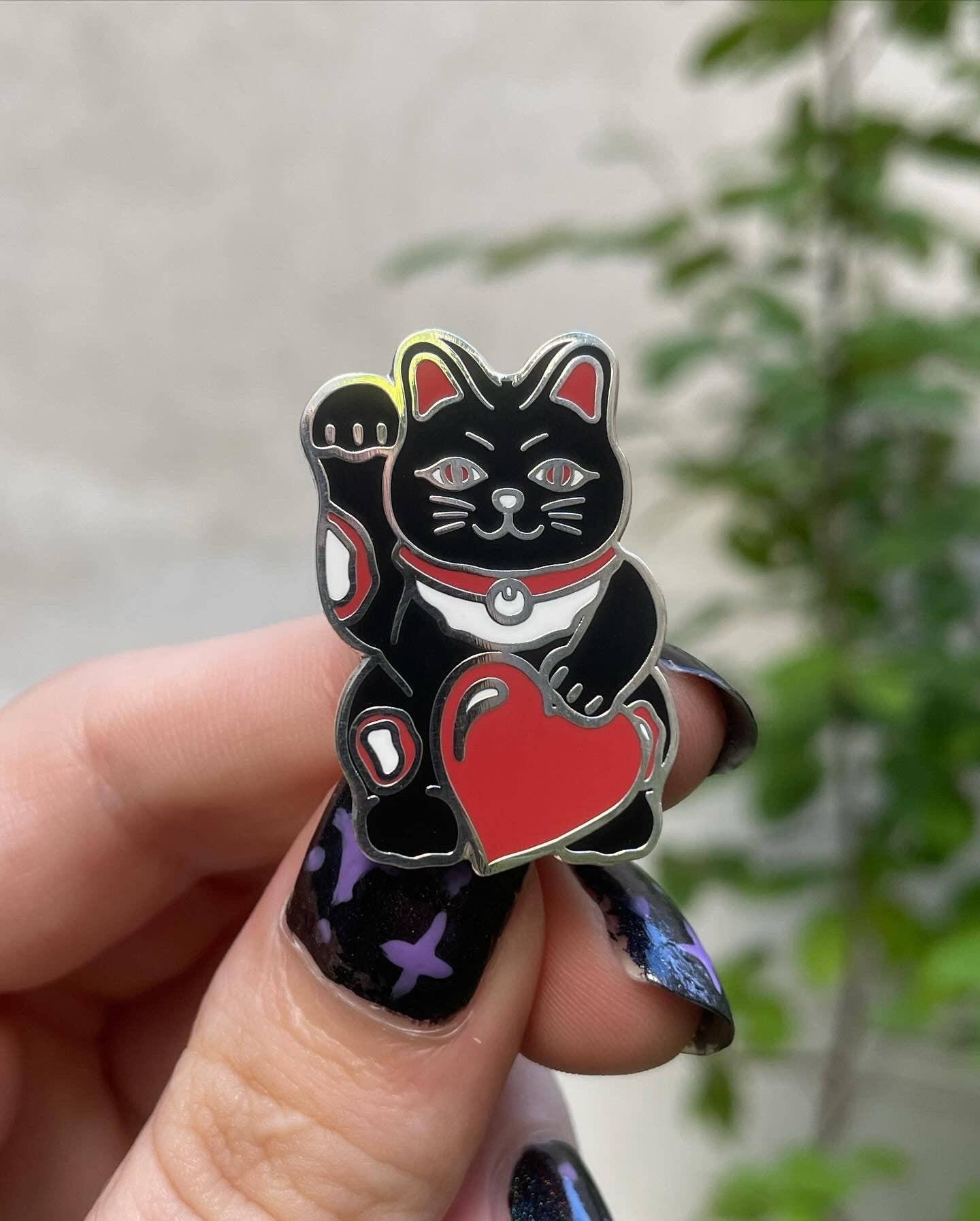 Kabujiro - Wholesale Lapel Pin/Button - Heart Maneki Neko Enamel Pin0