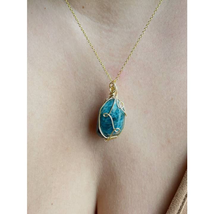 Tumbledshop - Vente Colliers à pendentif - Collier en pierre d'apatite bleue avec pendentif en cristal, Worry Stone8