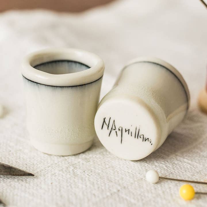 Dé à coudre - Collection Simple Line pour la vente par Nicole Aquillano