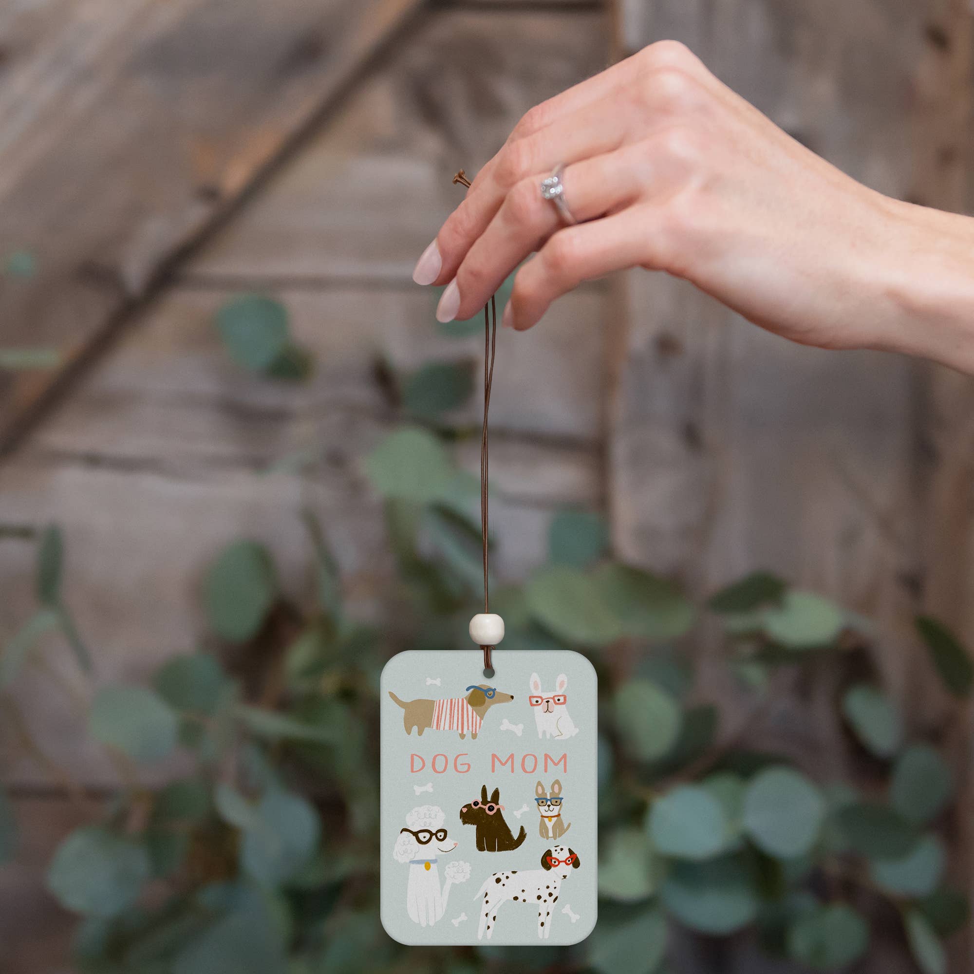 Studio Oh! - Vente Désodorisant pour voiture – femme - Désodorisant pour voiture Dog Mom1