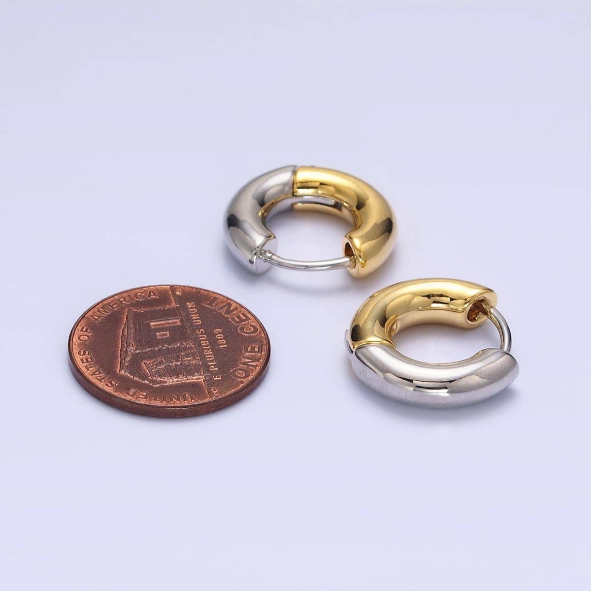Aim Eternal - Wholesale Huggie Earrings - Mixed Metal 16mm, 20mm Gold & Silver Two Tone Statement Huggie Earrings | AB-572 AB-5734
