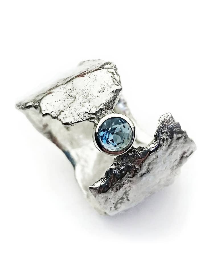 Faerie Tale Ring 'Gudinnan Danu' Blå Topaz för wholesale av Caroline Stokesberry-Lee Jewellery Design