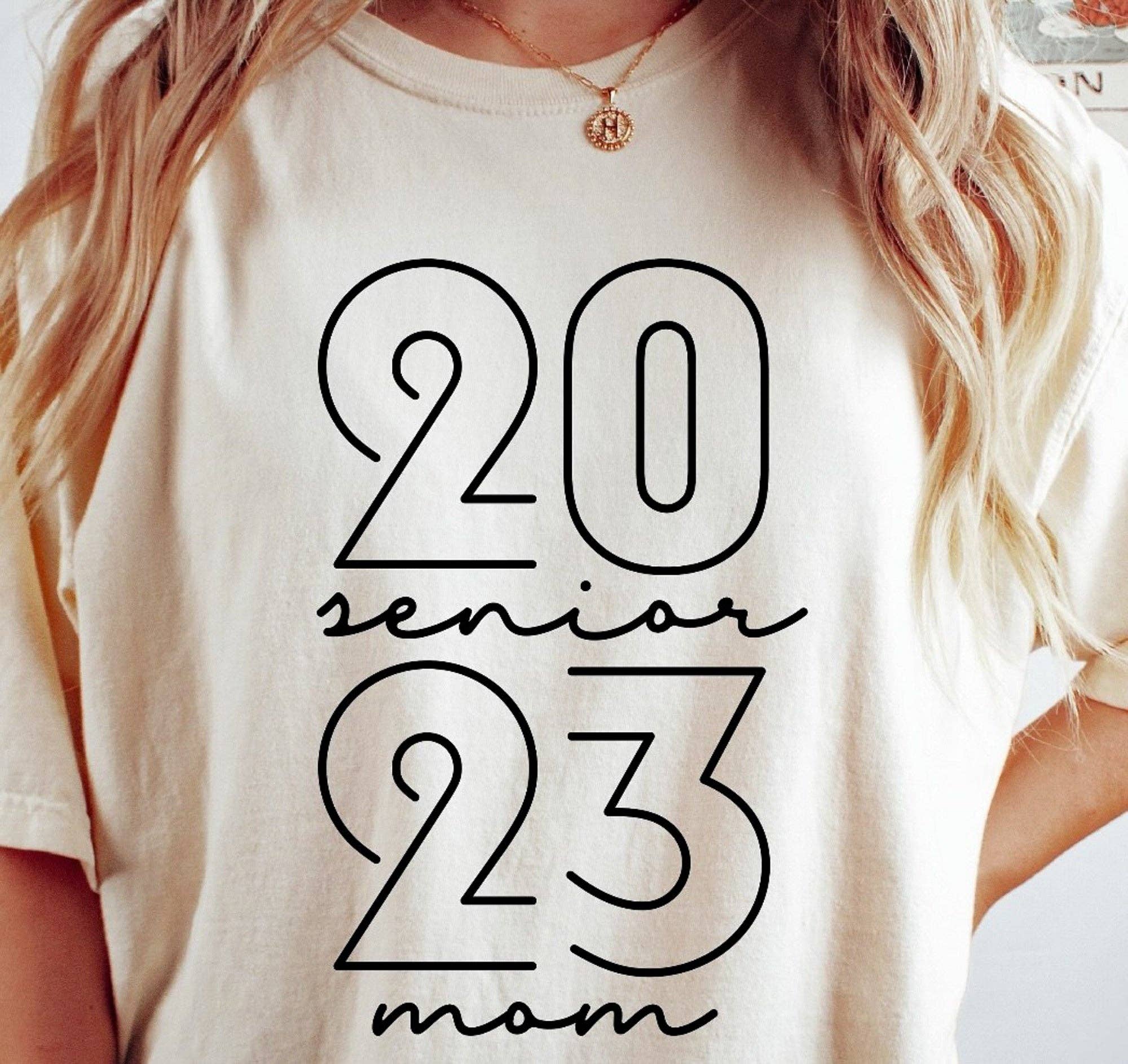 Peach Closet - Wholesale Screen Printed T-Shirt - Women's - 2023 Senior Mom Tee