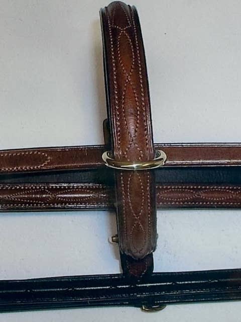 Coffret cadeau The Buddy Premium en cuir avec collier et laisse pour la vente par Made in Love Doggy Couture and Therapy Products